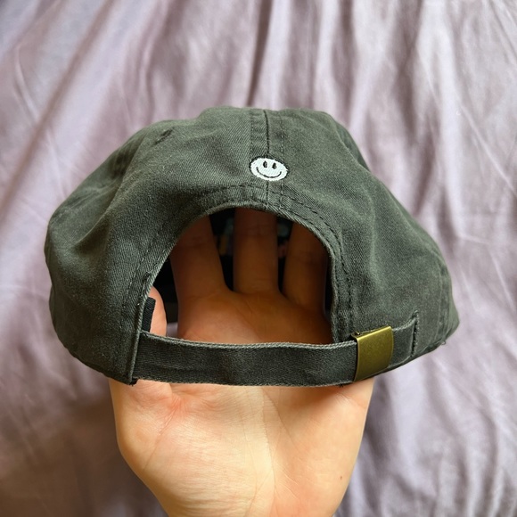 Take A Chill Pill Hat green with rainbow embroidery - Picture 3 of 3